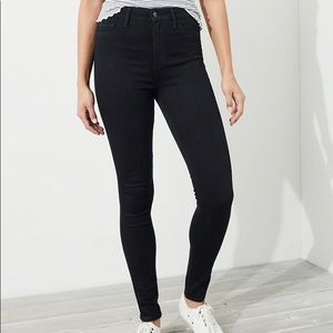 HOLLISTER- HIGH RISE SUPER SKINNY JEANS